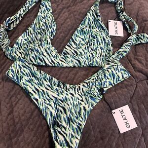 Skatie Blue and Green Patterned Bikini size large nwt